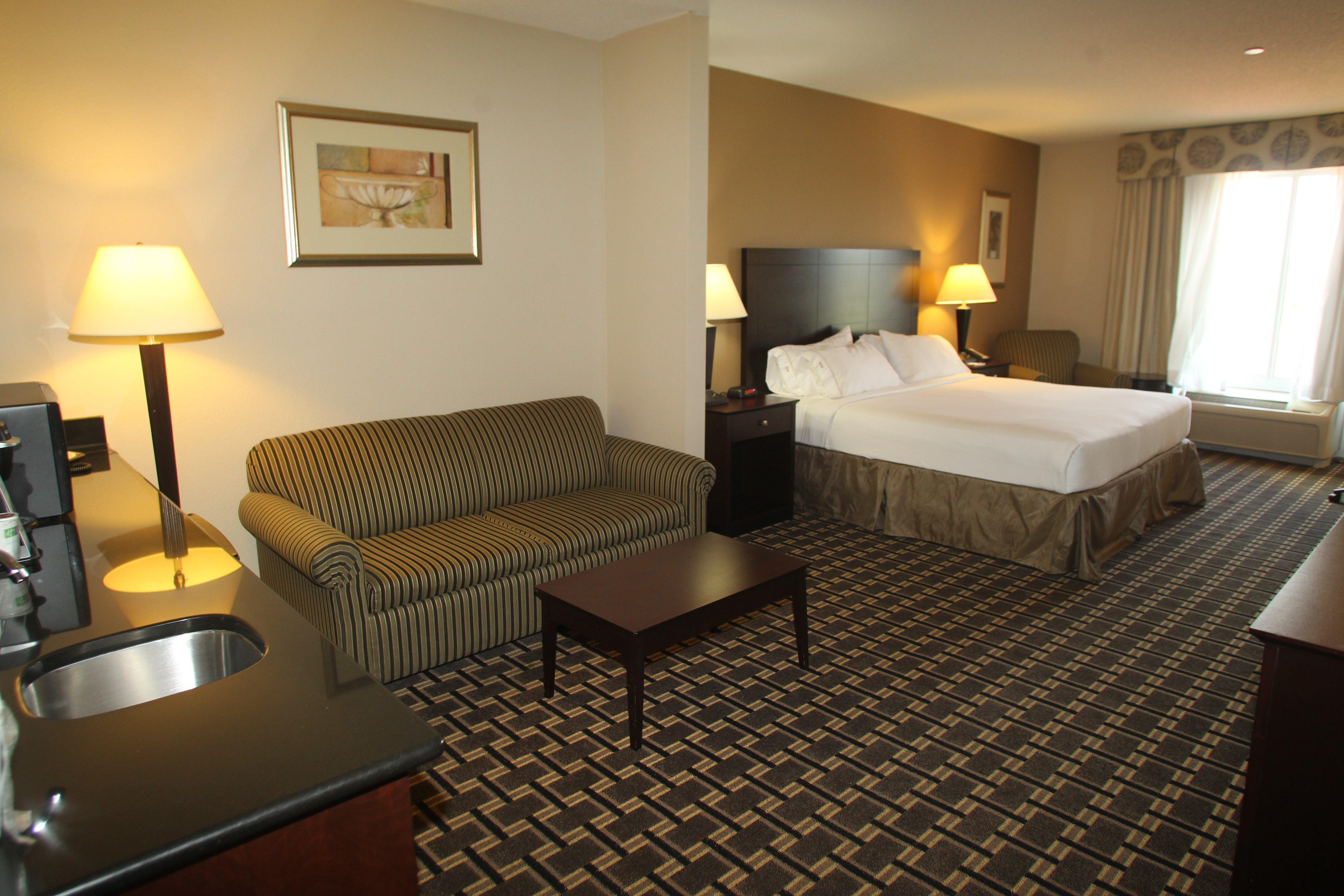 Holiday Inn Express Pembroke By Ihg Εξωτερικό φωτογραφία