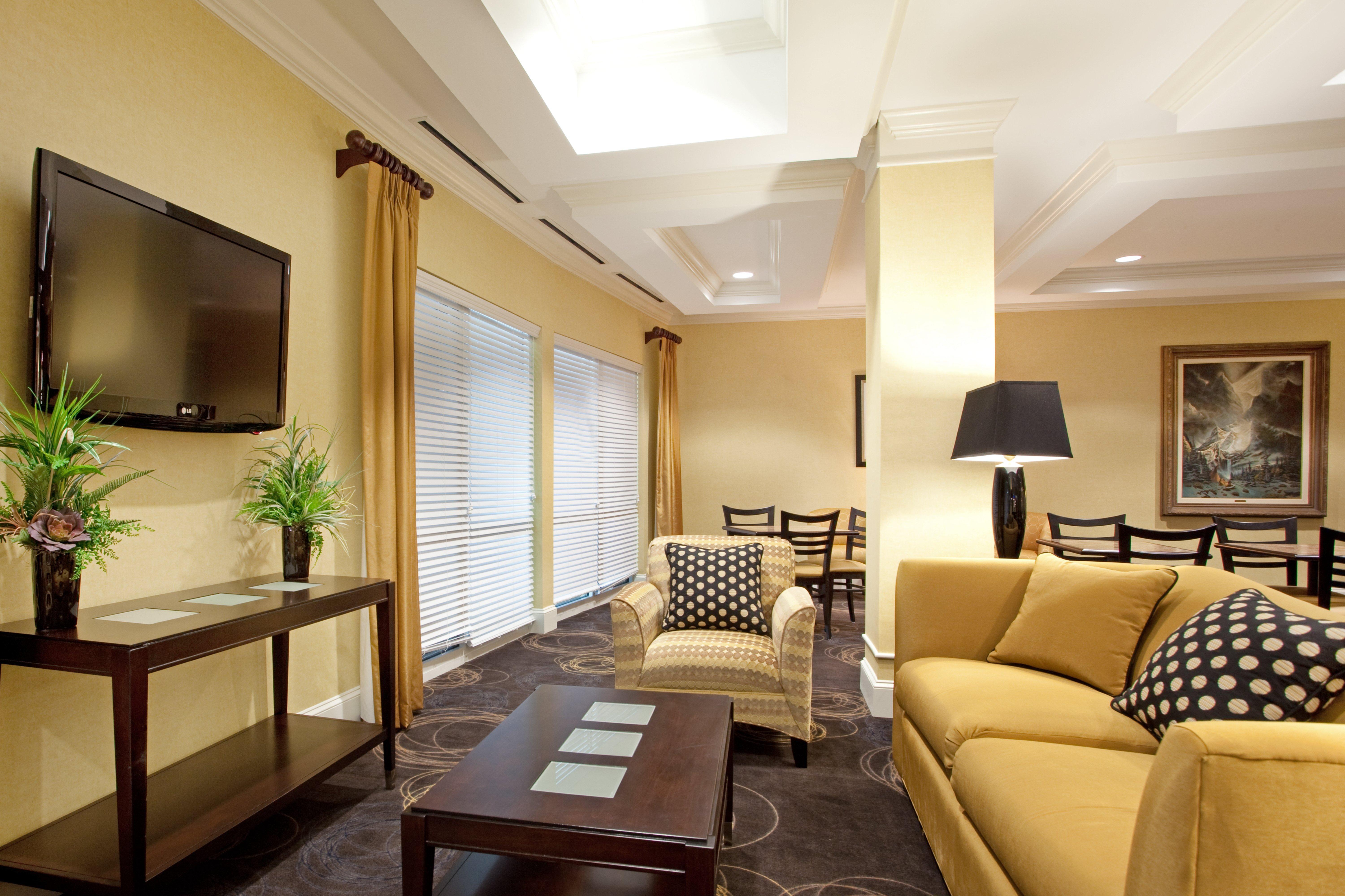 Holiday Inn Express Pembroke By Ihg Εξωτερικό φωτογραφία
